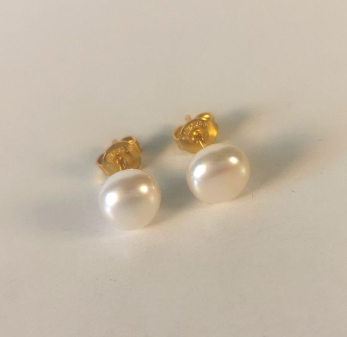Boucles d'oreilles perles de culture blanches 7mm sur clous plaqués or