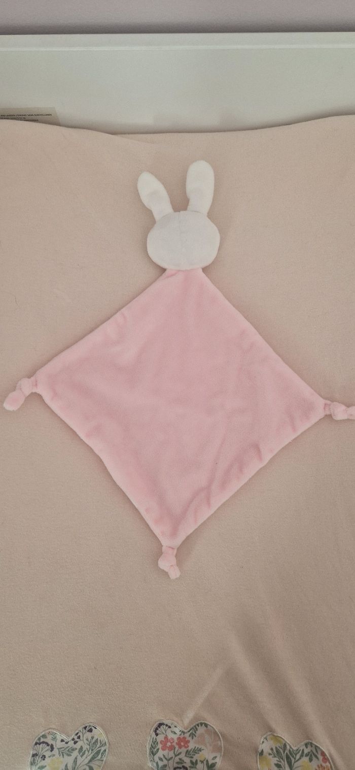 Doudou lapin rose et blanc Mes Petis Cailloux - photo numéro 2