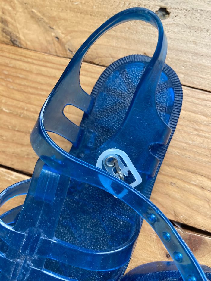 Méduse sandale de plage - photo numéro 4