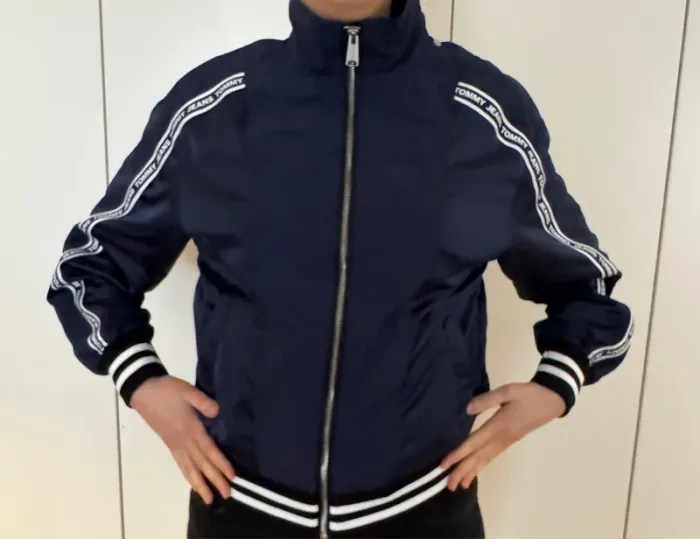 Veste Tommy Jeans blouson tape detail bleu marine neuve avec étiquette taille XS - photo numéro 3