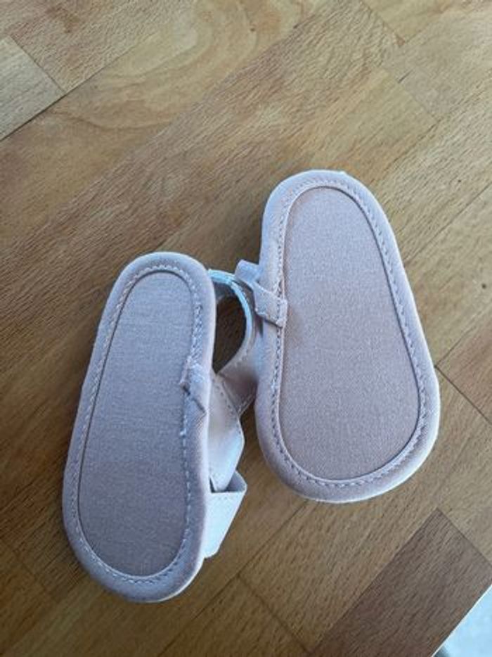 Sandales neuves 3/6mois - photo numéro 3