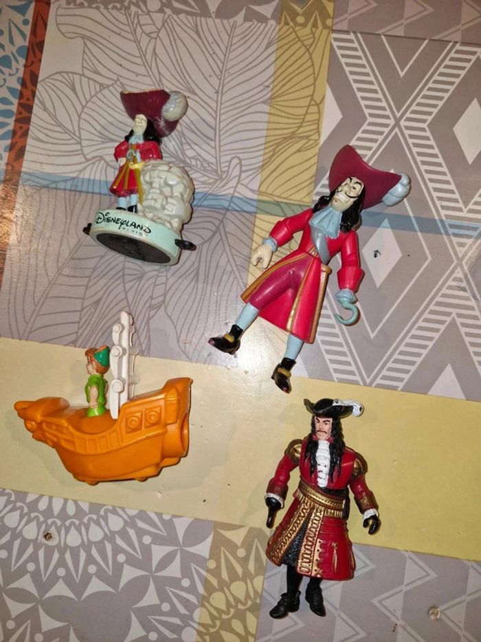 Lot peter pan et capitaine crochet - photo numéro 3