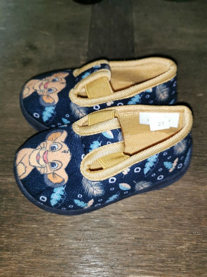Pantoufles neuves taille 21 - photo numéro 2