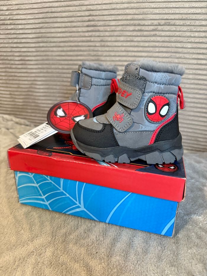 Chaussure / bottes d’hiver bébé