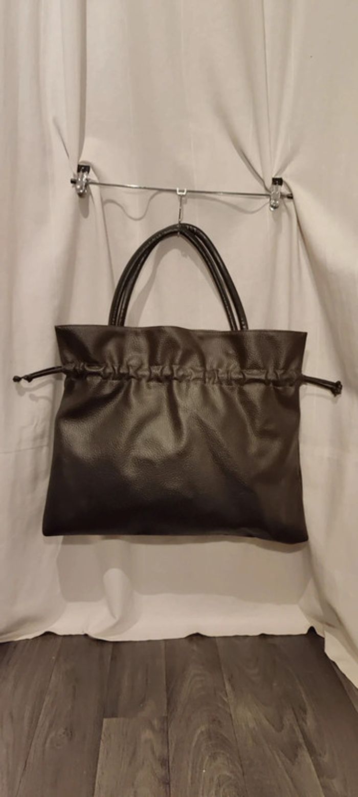 Sac noir fourre tout/sceau en cuir - photo numéro 2