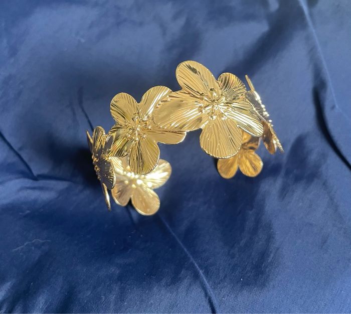 Bracelet ouvrant à fleur - photo numéro 2
