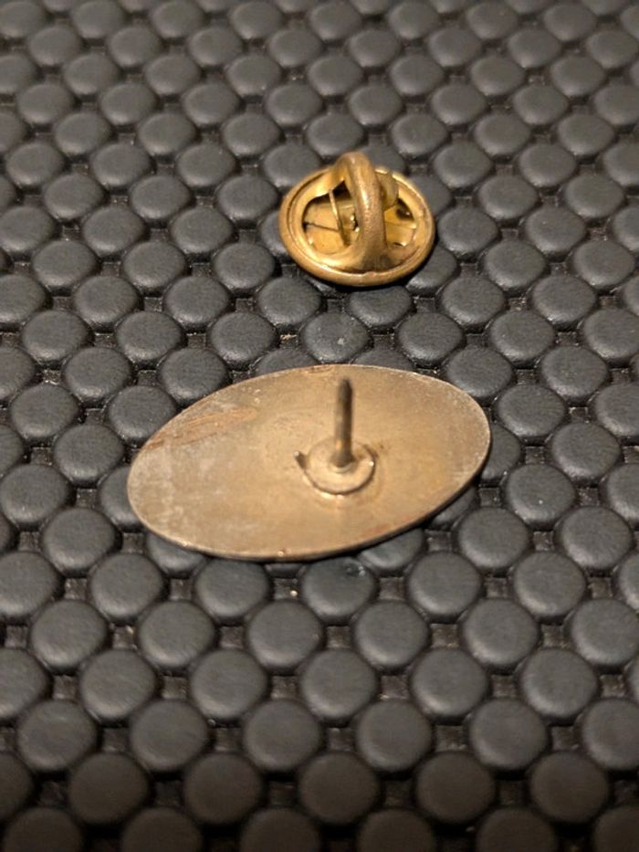 Pin's logo Batman - photo numéro 2