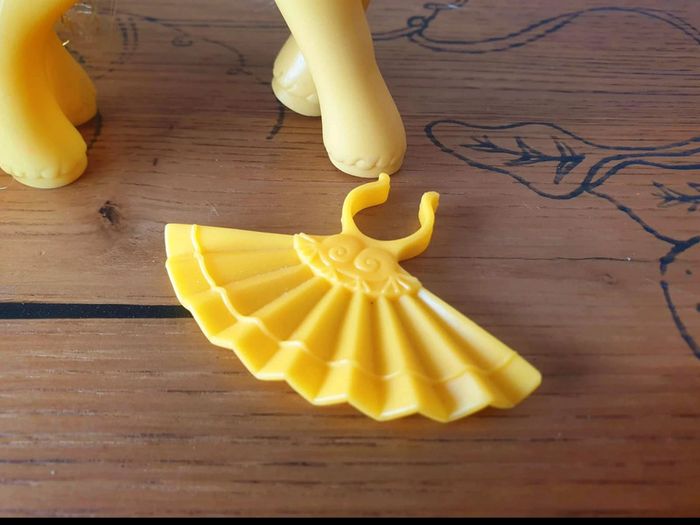 Mon  Petit  Poney  G2  Princess Golden Light (Princesse Lumière) (rare) - photo numéro 9