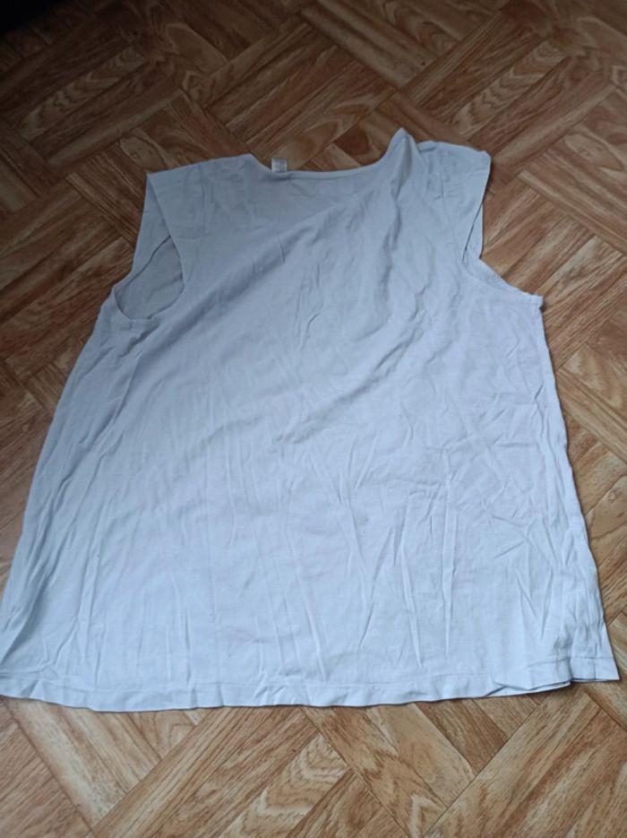 T-shirt/ débardeur fille Okaïdi taille 12 ans en bon état - photo numéro 3