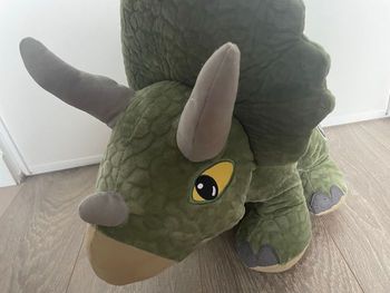 Rare et Collector Grande peluche Tricératops Nicotoy Jurassic Park World Dinosaure vert