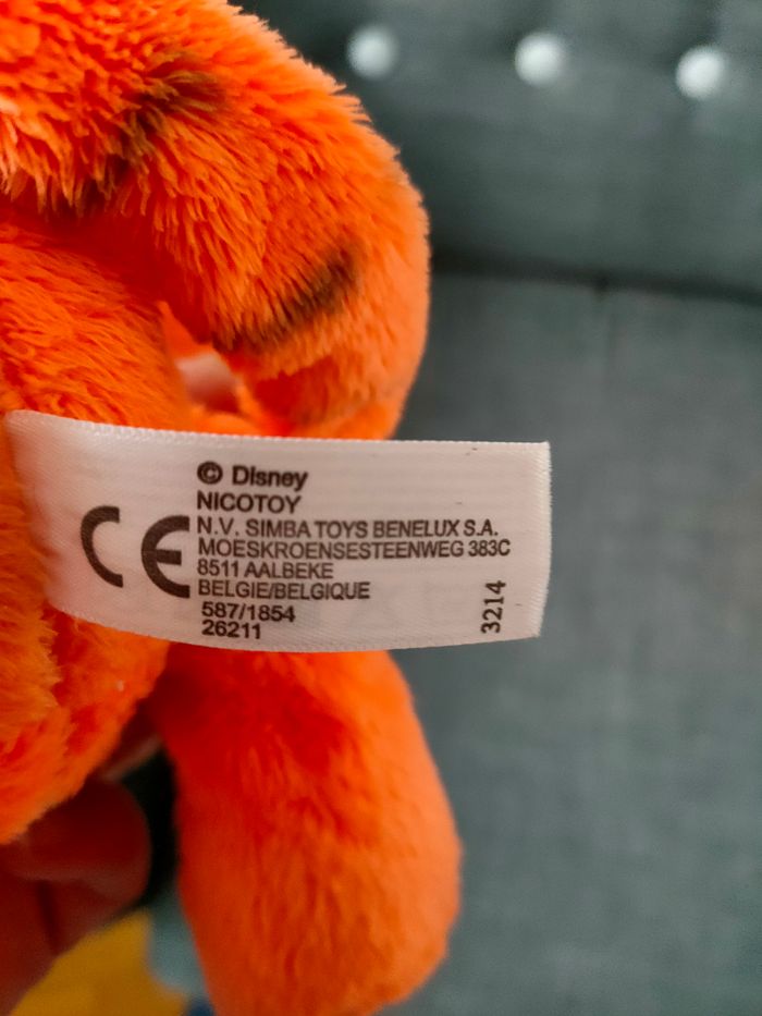 Peluche Disney Tigrou - (Winnie l'ourson) - photo numéro 3