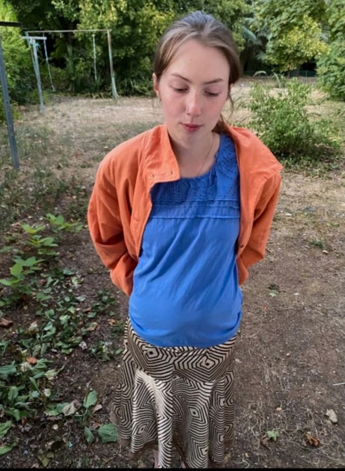 Tee shirt à trou
