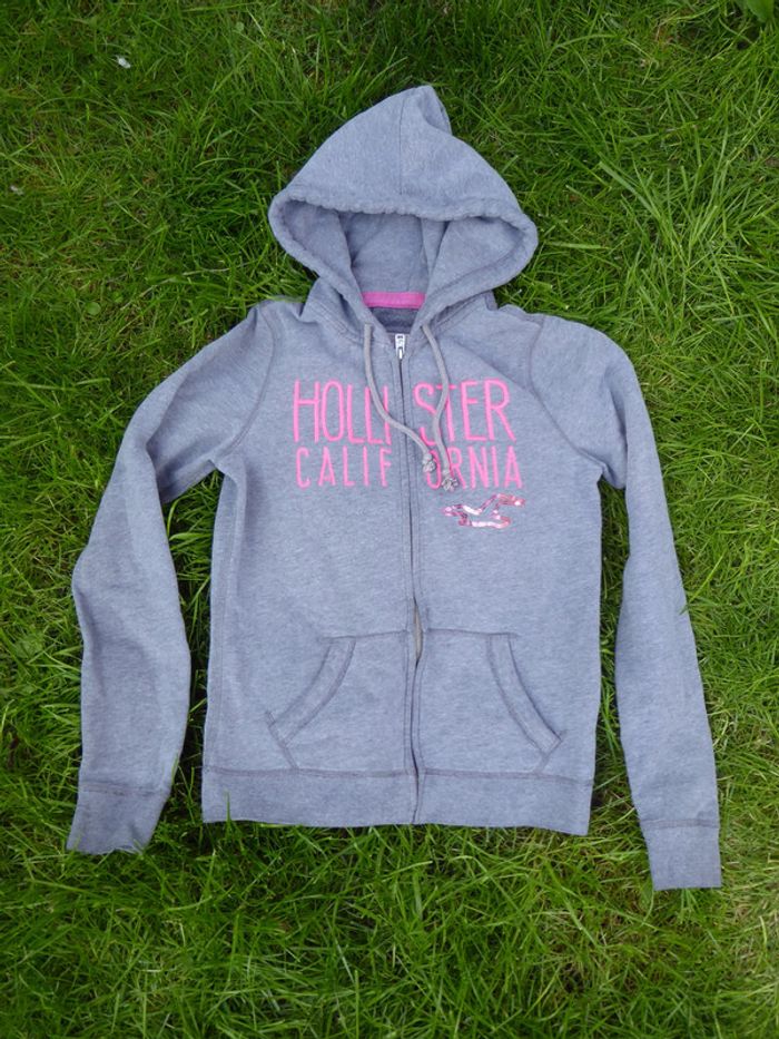 Sweat zippé à capuche