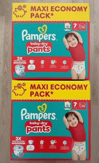 2 cartons de couches Pampers pants taille 7
