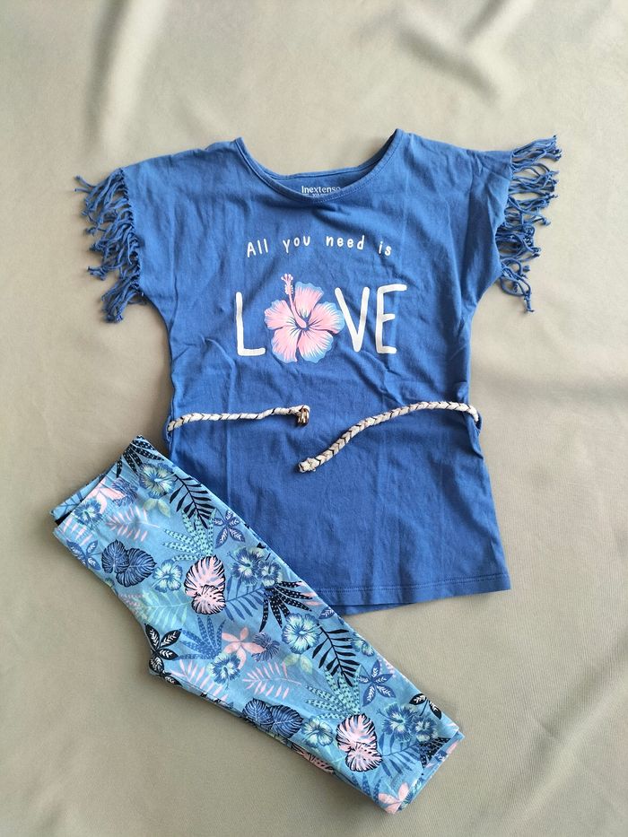 💙 Ensemble t-shirt et legging fleuri bleu | Taille 5 ans | Excellent état | In extenso 💙 - photo numéro 1