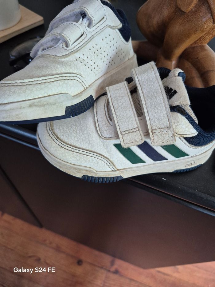 Baskets Adidas 25