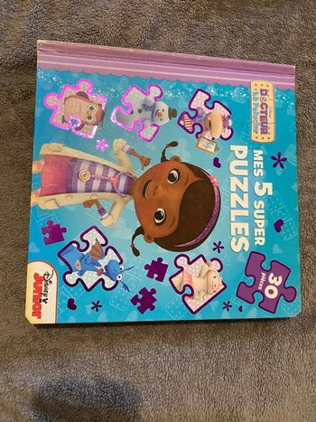 Livre Disney puzzle Docteur la peluche