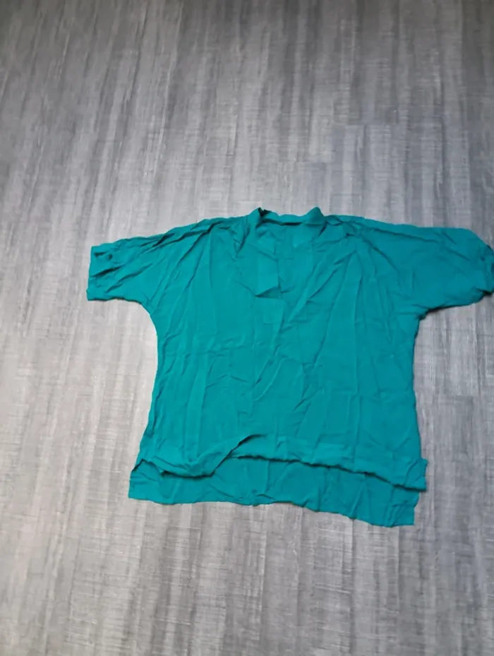 Haut turquoise