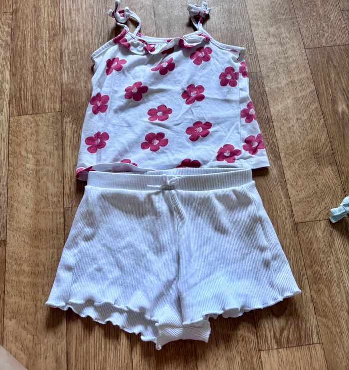 Lot short et haut 3 mois - photo numéro 5