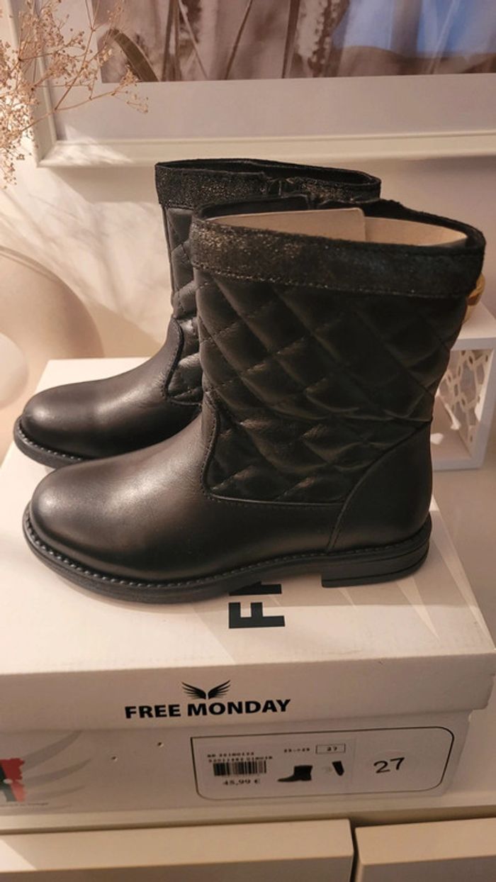 Bottes neuves cuir taille 27 - photo numéro 13