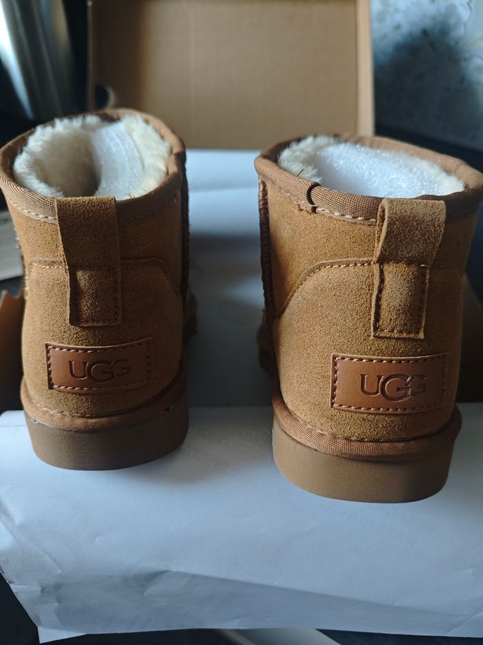 Ugg neuve - photo numéro 2