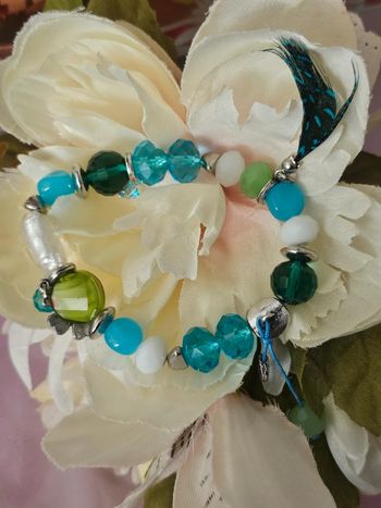 Bracelet élastique avec ses perles et breloques, Ikita, acier inoxydable