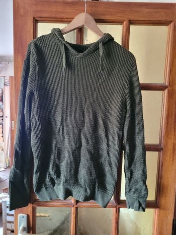 Sweat à capuche taille S  clockhouse