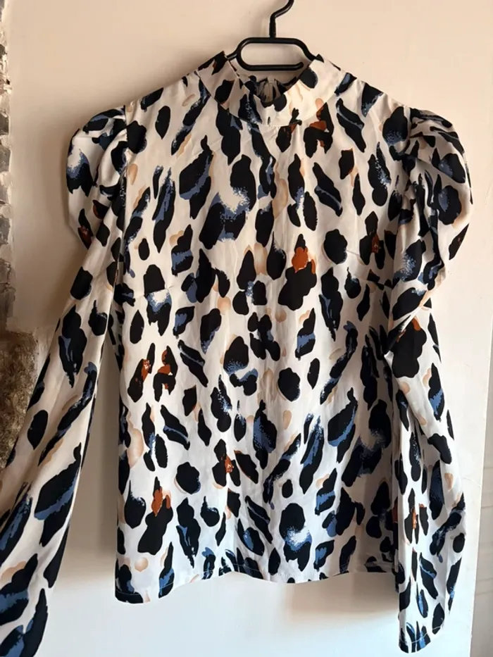Blouse leopard noire et blanche - photo numéro 2