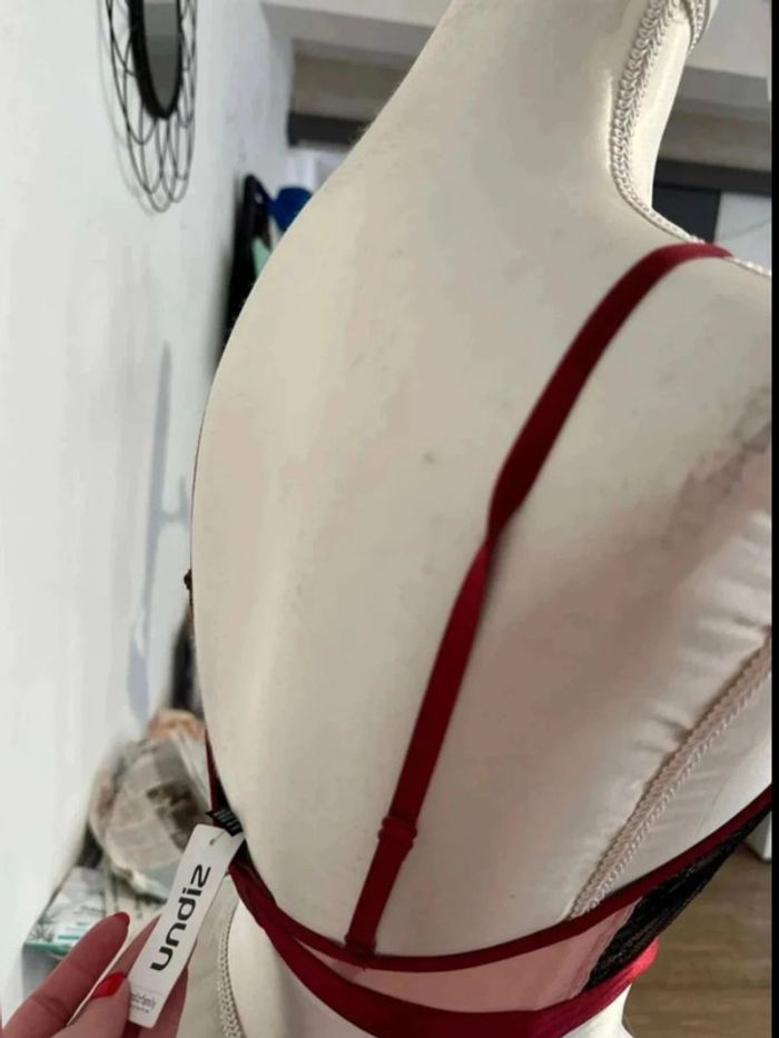 Soutien-gorge - photo numéro 2