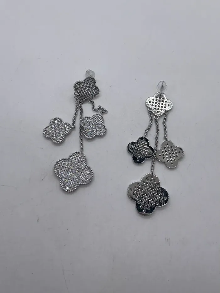Boucles d’oreilles pendantes scintillantes trèfle à strass - photo numéro 13