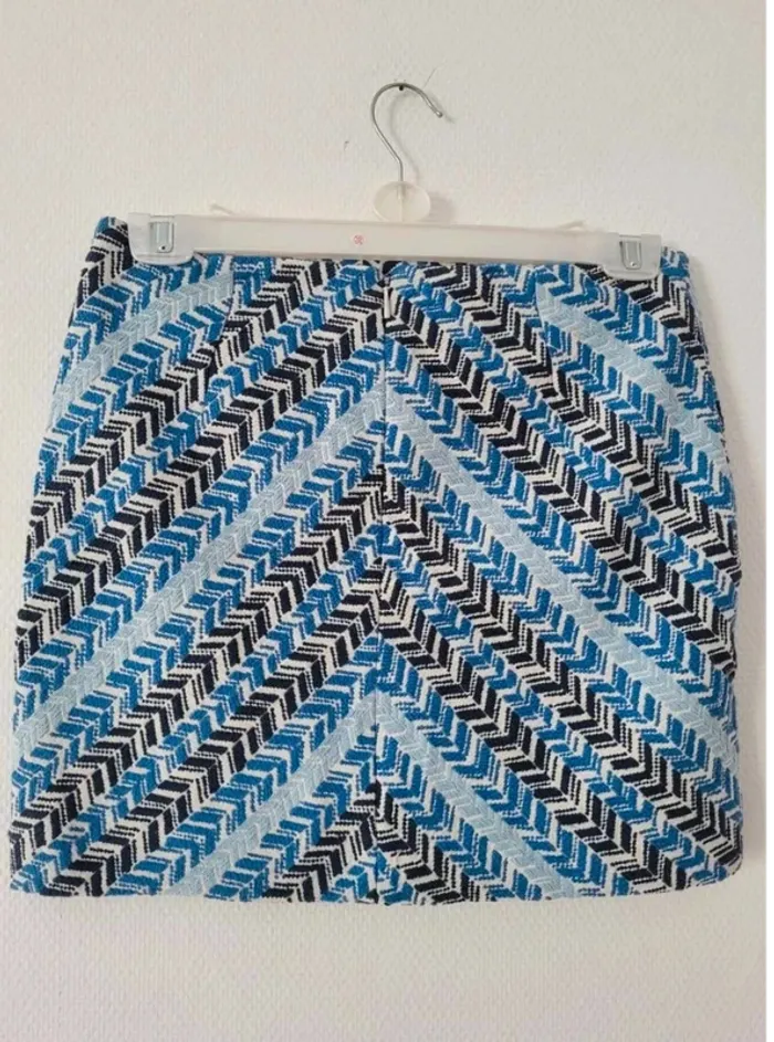 Magnifique jupe  Mango  neuve  taille 40 - photo numéro 3