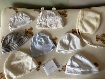 Lot bonnets naissance