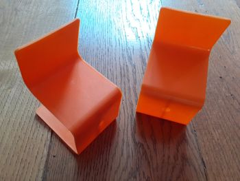 🎀 Lot de 2 chaises orange Barbie vintage