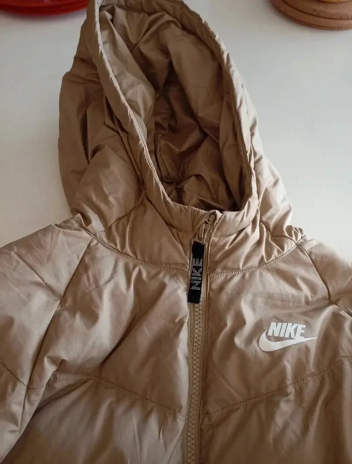 Doudoune longue Nike enfant taille M 137/ 147cm - photo numéro 2
