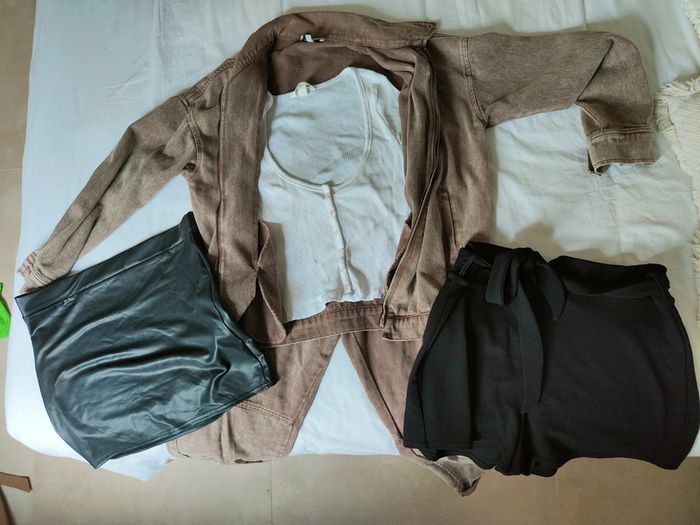 Lot de vêtements femme xl ensemble jean marron mocha mousse jupe simili cuir crop top blanc - photo numéro 6