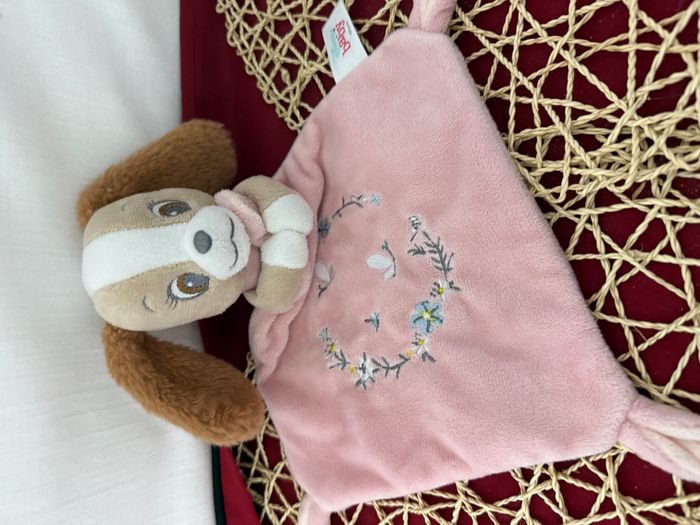 Doudou plat chien beige rose belle La belle et le clochard DISNEY BABY - photo numéro 2