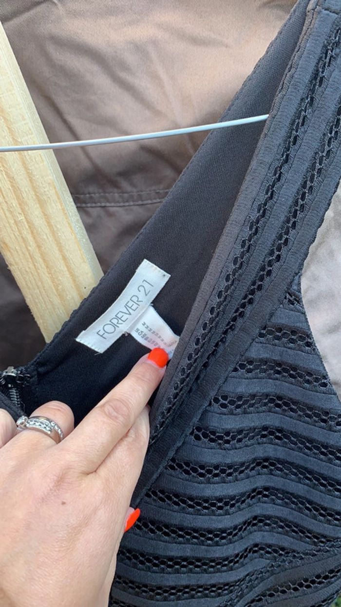 Robe noire - photo numéro 3