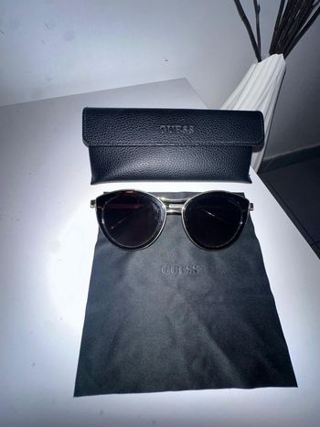 Lunettes de soleil guess femme