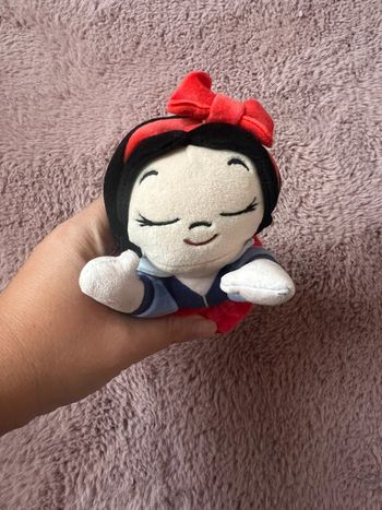 Peluche Disney snuglets blanche neige