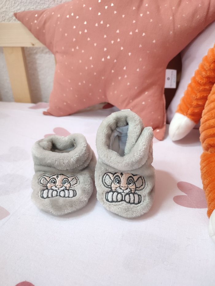 Paire de chaussons Roi lion - Neuf - Naissance - Disney - photo numéro 2