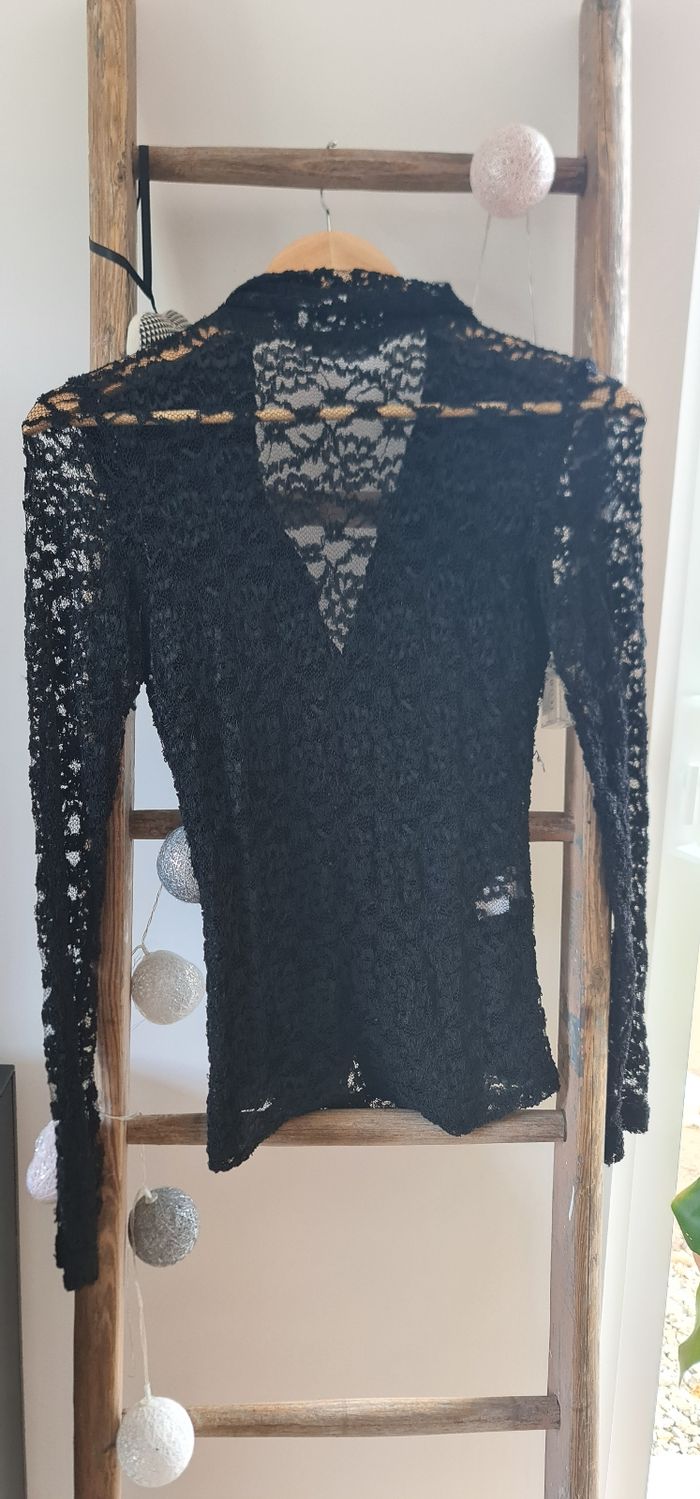 Chemisier en dentelle taille 38 M - photo numéro 5