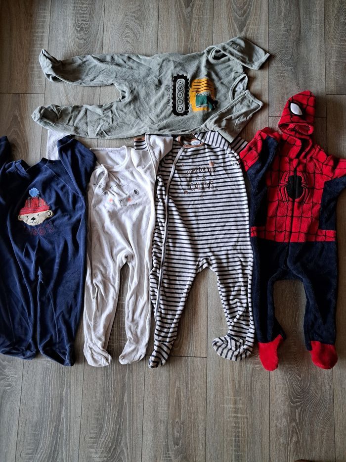 Pyjamas chauds 23/24 mois - photo numéro 2