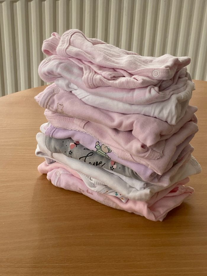 Lot de bodies tailles 1 mois