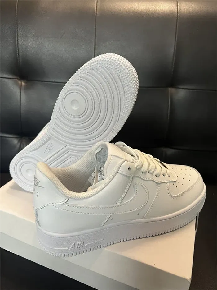 Nike Air Force 1 taille 40 - photo numéro 4