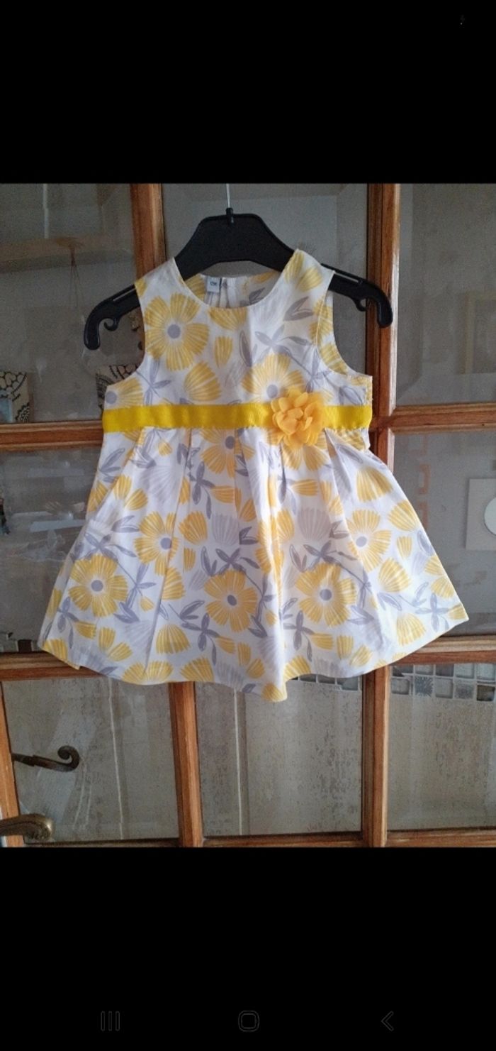 Lot de 5 jolies robes d'été bébé fille 12 mous 5 modeles - photo numéro 9