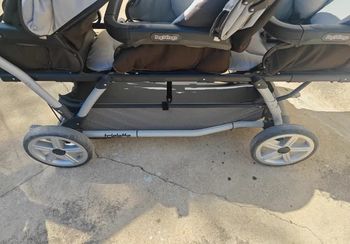 Poussette triple peg perego en excellent état, vendu avec son habillage de pluie, à 250€