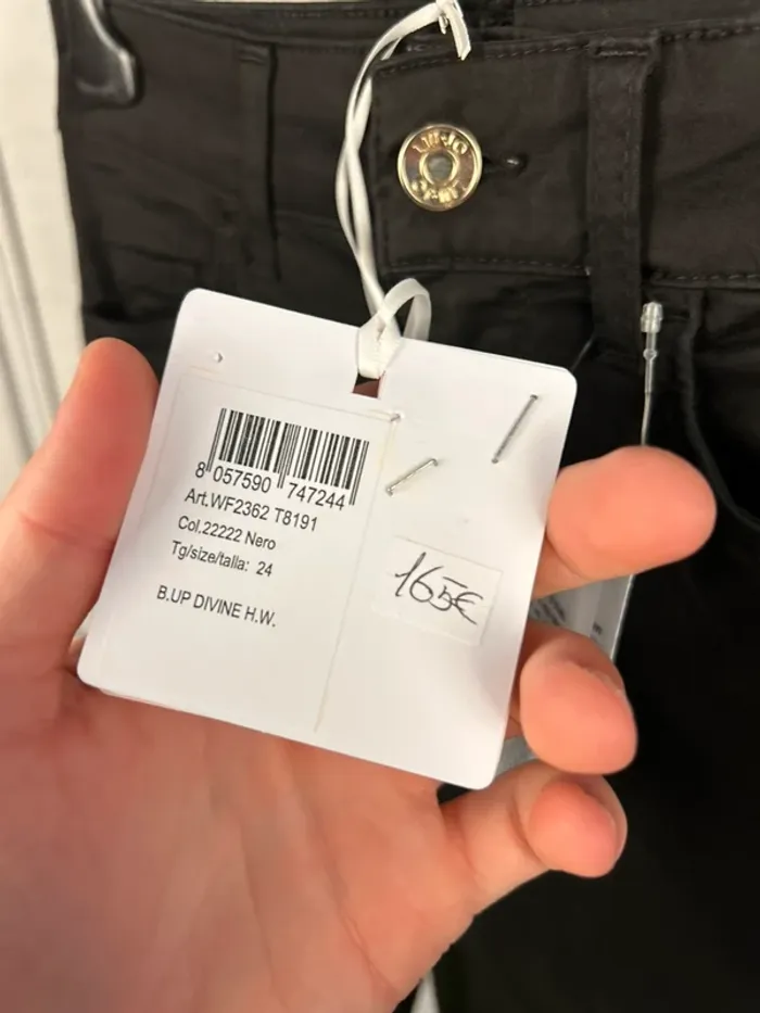 Jean skinny taille haute Noir LiuJo W24 L30 neuf - photo numéro 8