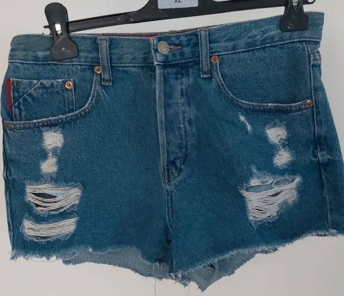 Short jeans