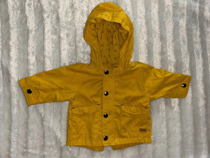 Imperméable jaune