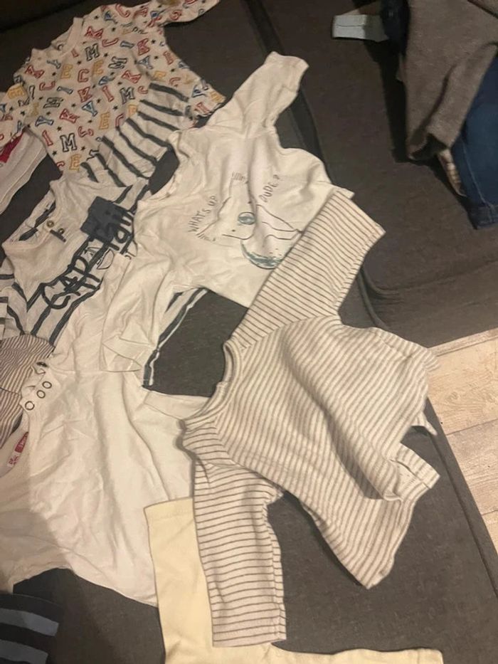 Lot de tee shirt 3 mois en Très bonne état - photo numéro 3